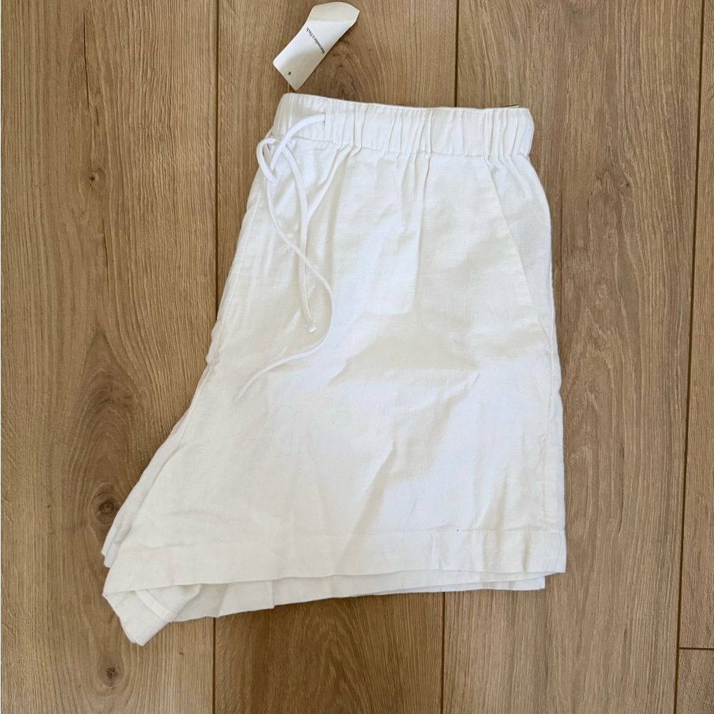 Abercrombie & Fitch White Women's Shorts
